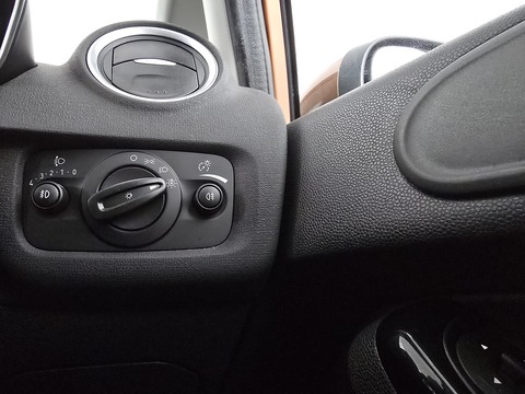 1.0T EcoBoost Titanium Hatchback 5dr Petrol Manual Euro 6 (s/s) (125 ps)