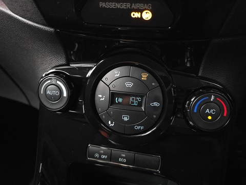 1.0T EcoBoost Titanium Hatchback 5dr Petrol Manual Euro 6 (s/s) (125 ps)