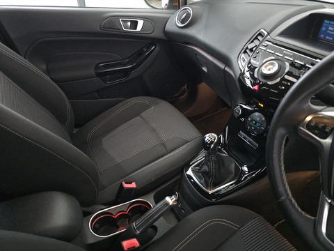 1.0T EcoBoost Titanium Hatchback 5dr Petrol Manual Euro 6 (s/s) (125 ps)