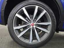 Jaguar E-PACE D240 R-Dynamic HSE 