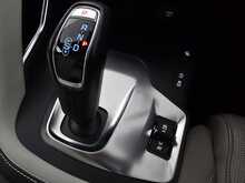 Jaguar E-PACE D240 R-Dynamic HSE 