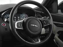 Jaguar E-PACE D240 R-Dynamic HSE 