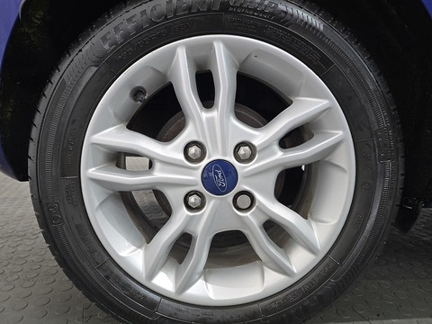 1.0T EcoBoost Zetec Hatchback 5dr Petrol Manual Euro 6 (s/s) (100 ps)