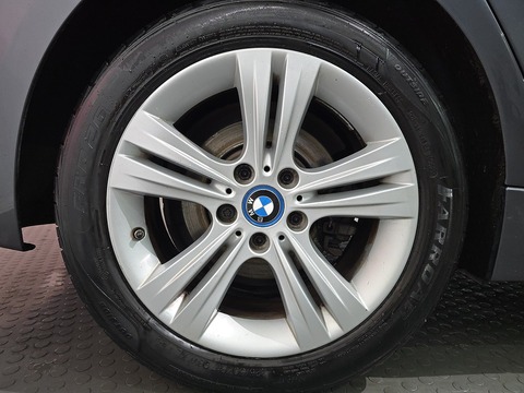 2.0 330e 7.6kWh Sport Saloon 4dr Petrol Plug-in Hybrid Auto Euro 6 (s/s) (252 ps)