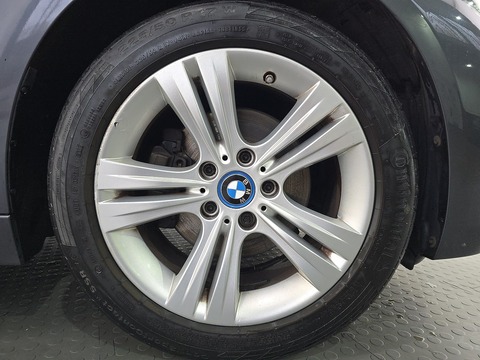 2.0 330e 7.6kWh Sport Saloon 4dr Petrol Plug-in Hybrid Auto Euro 6 (s/s) (252 ps)