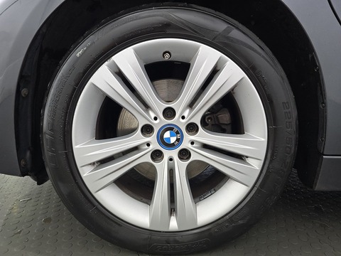 2.0 330e 7.6kWh Sport Saloon 4dr Petrol Plug-in Hybrid Auto Euro 6 (s/s) (252 ps)