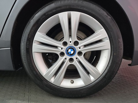 2.0 330e 7.6kWh Sport Saloon 4dr Petrol Plug-in Hybrid Auto Euro 6 (s/s) (252 ps)