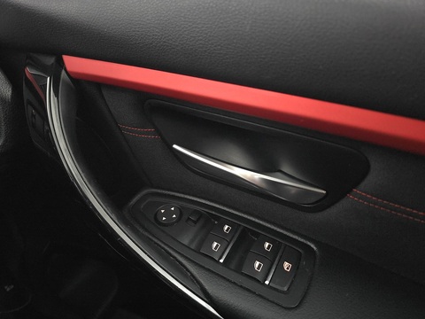 2.0 330e 7.6kWh Sport Saloon 4dr Petrol Plug-in Hybrid Auto Euro 6 (s/s) (252 ps)