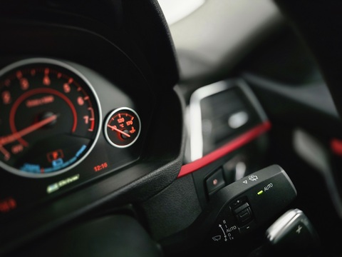 2.0 330e 7.6kWh Sport Saloon 4dr Petrol Plug-in Hybrid Auto Euro 6 (s/s) (252 ps)