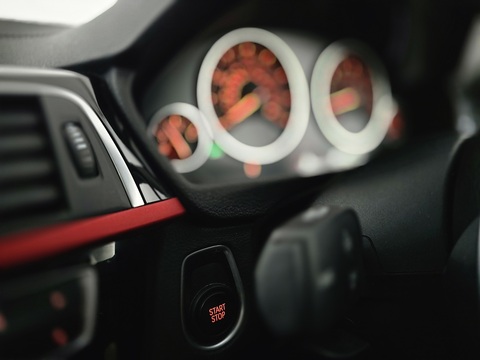 2.0 330e 7.6kWh Sport Saloon 4dr Petrol Plug-in Hybrid Auto Euro 6 (s/s) (252 ps)