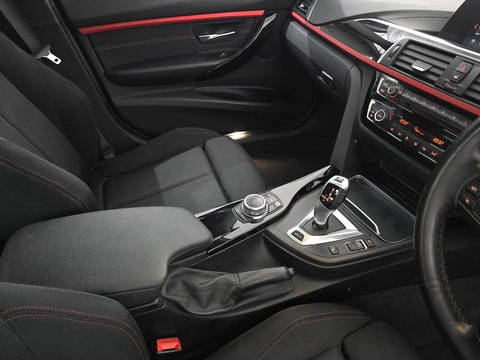 2.0 330e 7.6kWh Sport Saloon 4dr Petrol Plug-in Hybrid Auto Euro 6 (s/s) (252 ps)