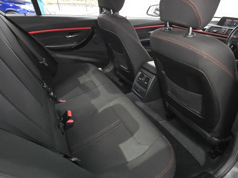 2.0 330e 7.6kWh Sport Saloon 4dr Petrol Plug-in Hybrid Auto Euro 6 (s/s) (252 ps)