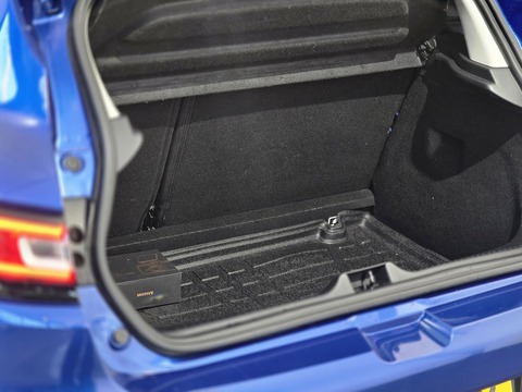 Clio Dynamique S Nav Hatchback 0.9 Manual Petrol