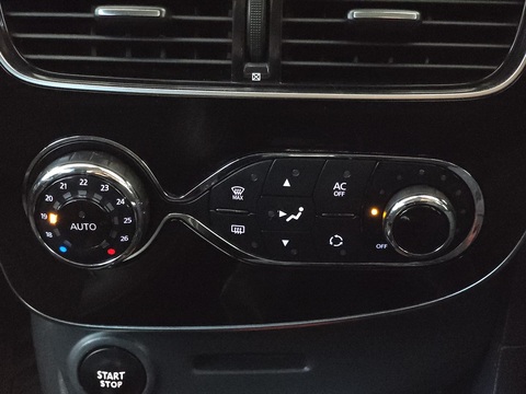 Clio Dynamique S Nav Hatchback 0.9 Manual Petrol