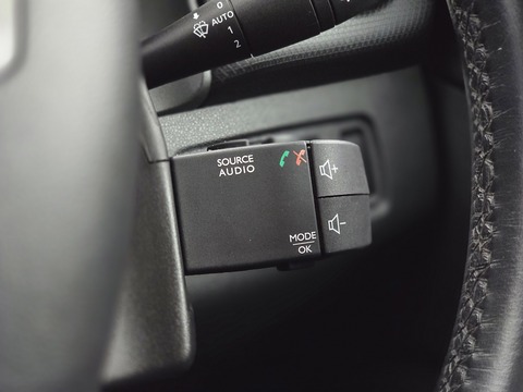 Clio Dynamique S Nav Hatchback 0.9 Manual Petrol