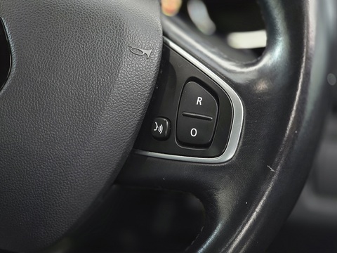 Clio Dynamique S Nav Hatchback 0.9 Manual Petrol