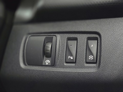 Clio Dynamique S Nav Hatchback 0.9 Manual Petrol