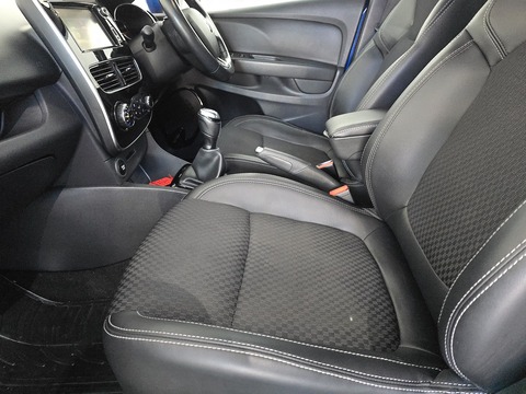 Clio Dynamique S Nav Hatchback 0.9 Manual Petrol