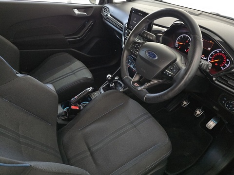 1.5T EcoBoost ST-2 Hatchback 3dr Petrol Manual Euro 6 (200 ps)