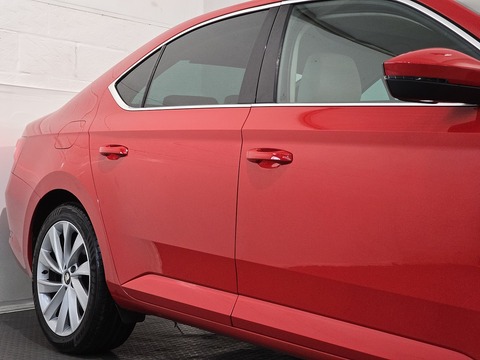 2.0 TDI Laurin & Klement Hatchback 5dr Diesel DSG Auto 6Spd 4WD Euro 6 (s/s) (190 ps)