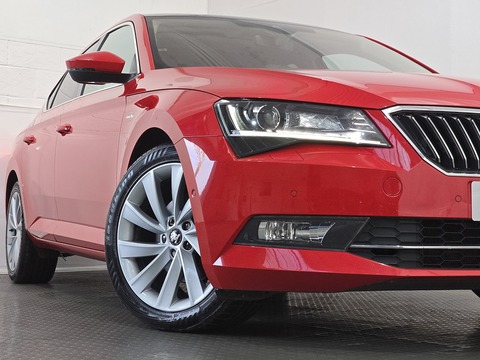 2.0 TDI Laurin & Klement Hatchback 5dr Diesel DSG Auto 6Spd 4WD Euro 6 (s/s) (190 ps)