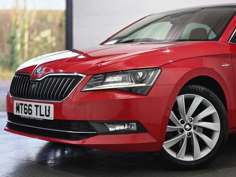 2.0 TDI Laurin & Klement Hatchback 5dr Diesel DSG Auto 6Spd 4WD Euro 6 (s/s) (190 ps)