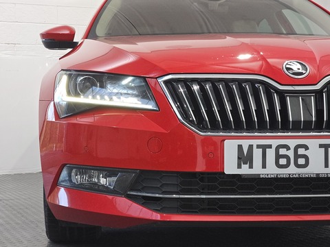 2.0 TDI Laurin & Klement Hatchback 5dr Diesel DSG Auto 6Spd 4WD Euro 6 (s/s) (190 ps)