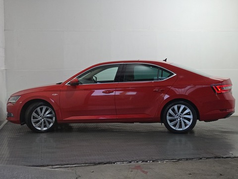 2.0 TDI Laurin & Klement Hatchback 5dr Diesel DSG Auto 6Spd 4WD Euro 6 (s/s) (190 ps)