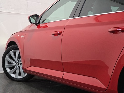 2.0 TDI Laurin & Klement Hatchback 5dr Diesel DSG Auto 6Spd 4WD Euro 6 (s/s) (190 ps)