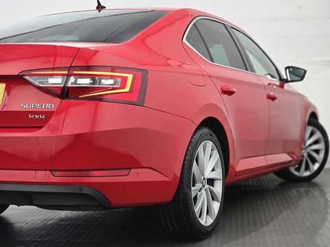 2.0 TDI Laurin & Klement Hatchback 5dr Diesel DSG Auto 6Spd 4WD Euro 6 (s/s) (190 ps)