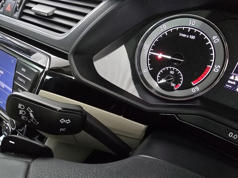 2.0 TDI Laurin & Klement Hatchback 5dr Diesel DSG Auto 6Spd 4WD Euro 6 (s/s) (190 ps)