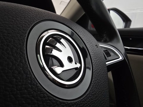 2.0 TDI Laurin & Klement Hatchback 5dr Diesel DSG Auto 6Spd 4WD Euro 6 (s/s) (190 ps)