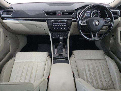 2.0 TDI Laurin & Klement Hatchback 5dr Diesel DSG Auto 6Spd 4WD Euro 6 (s/s) (190 ps)