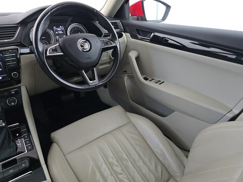 2.0 TDI Laurin & Klement Hatchback 5dr Diesel DSG Auto 6Spd 4WD Euro 6 (s/s) (190 ps)