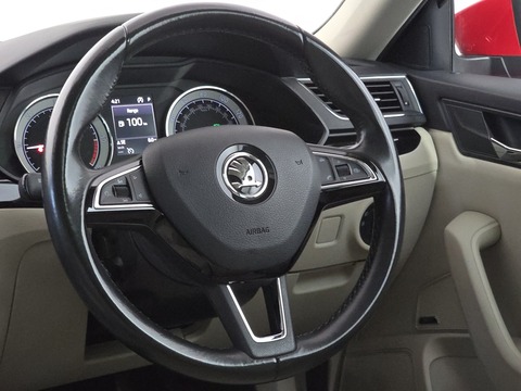 2.0 TDI Laurin & Klement Hatchback 5dr Diesel DSG Auto 6Spd 4WD Euro 6 (s/s) (190 ps)