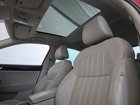 2.0 TDI Laurin & Klement Hatchback 5dr Diesel DSG Auto 6Spd 4WD Euro 6 (s/s) (190 ps)