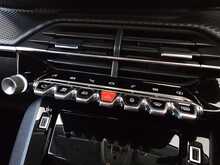 Peugeot E-208 Allure 