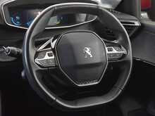 Peugeot E-208 Allure 