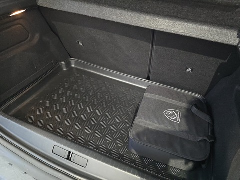 50kWh Allure Hatchback 5dr Electric Auto (136 ps)