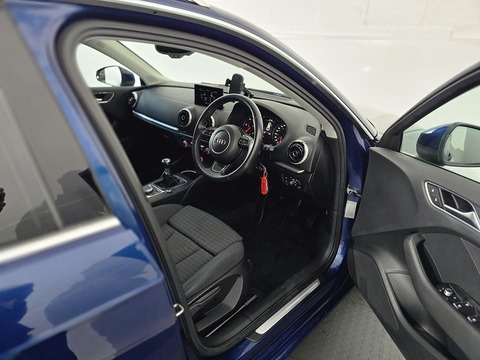 2.0 TDI Sport Sportback 5dr Diesel Manual Euro 5 (s/s) (150 ps)