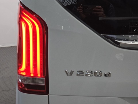 V220d MPV 