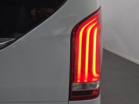 V220d MPV 
