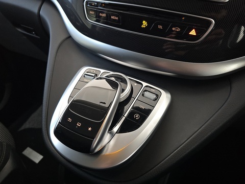 V220d MPV 