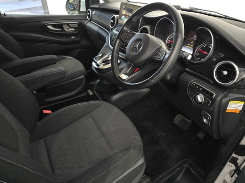V220d MPV 