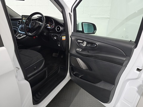 V220d MPV 