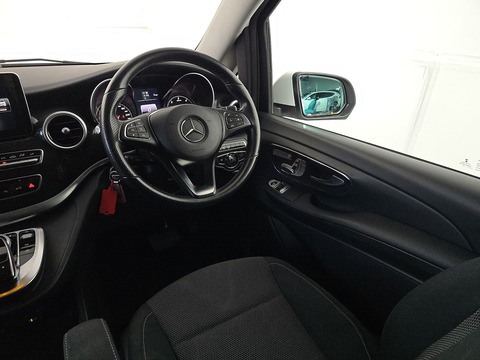 V220d MPV 