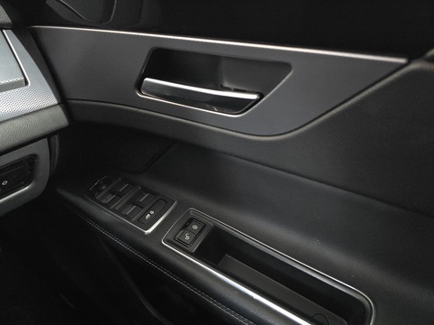 2.0d R-Sport Saloon 4dr Diesel Auto AWD Euro 6 (s/s) (180 ps)