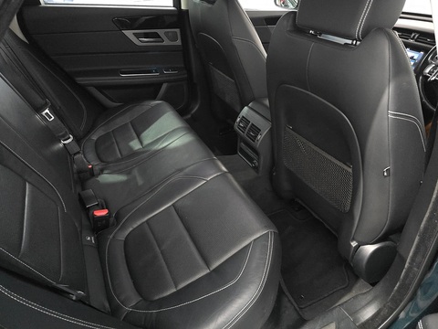 2.0d R-Sport Saloon 4dr Diesel Auto AWD Euro 6 (s/s) (180 ps)