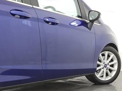 1.6 Titanium MPV 5dr Petrol Powershift Euro 5 (105 ps)