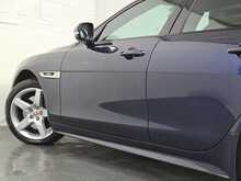 Jaguar XE d R-Sport 